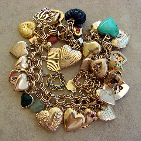 Gold Charms  Bracelets on Gold Heart Charm Bracelet   Vintage Charms Bracelets