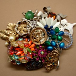 Ten Ways To Accessorize With Vintage Pins