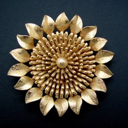 Vintage Trifari Sunflower Pin